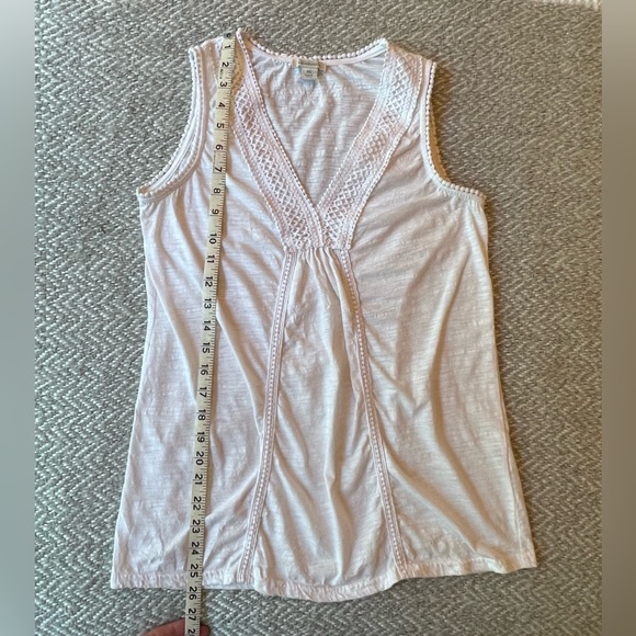 Sundance V-neck shirt with stylish embellishments. - Picture 4 of 7